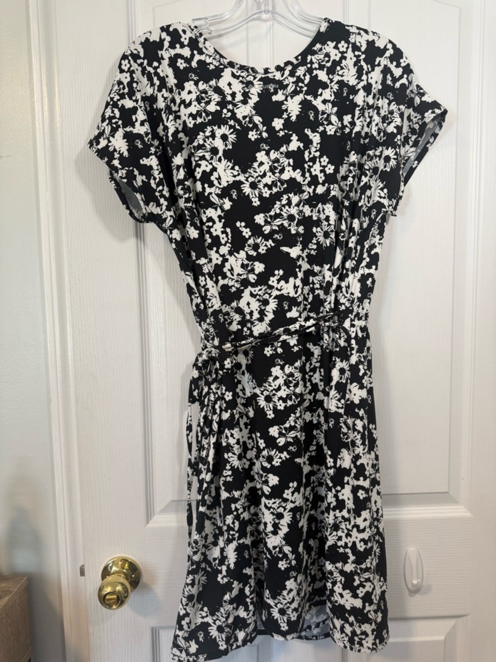 Columbia Black & White Floral Wrap Mini Dress Large - Picture 8 of 9